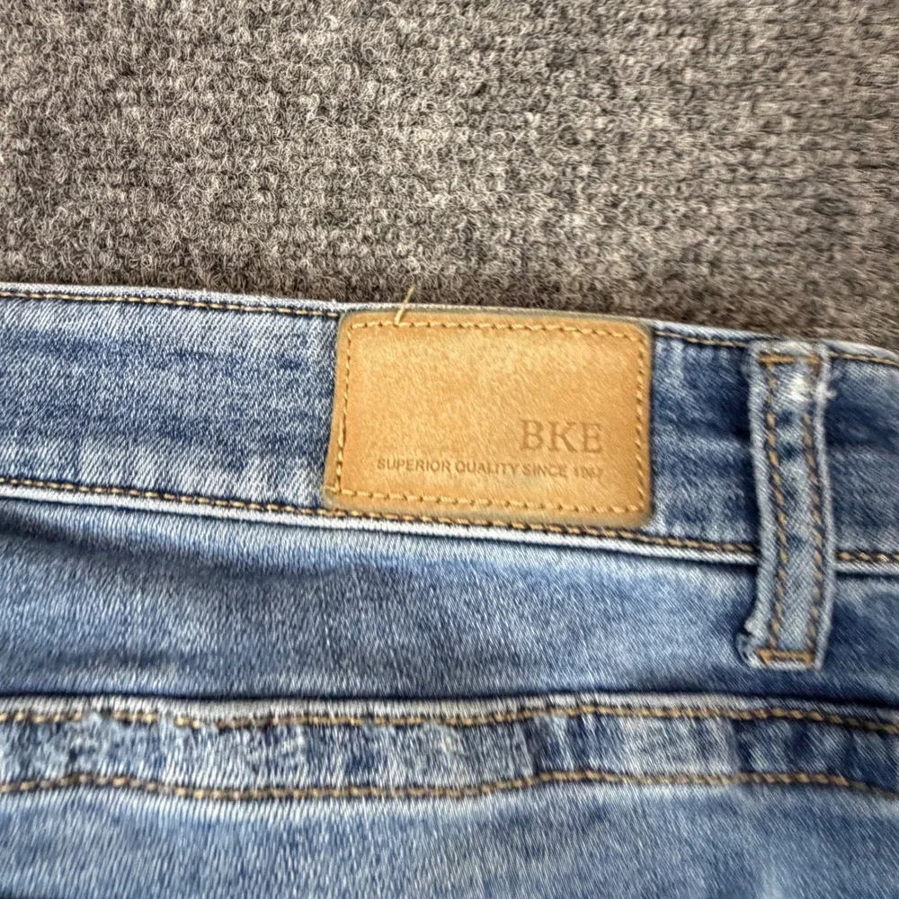 VTG BKE Payton Mid-Rise Bootcut Jeans Blue Distressed Denim Size 33x31.5 Mens